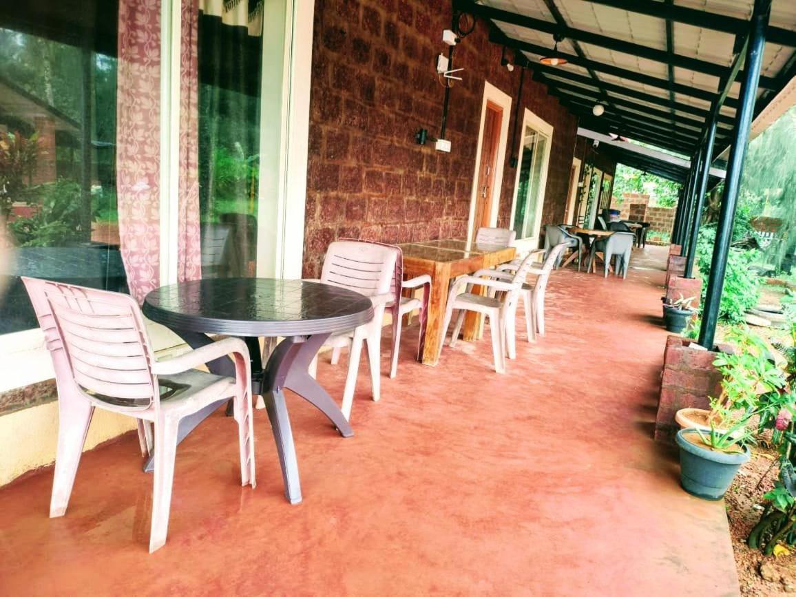 Riverstone Riverfront Stay 고카르나 객실 사진